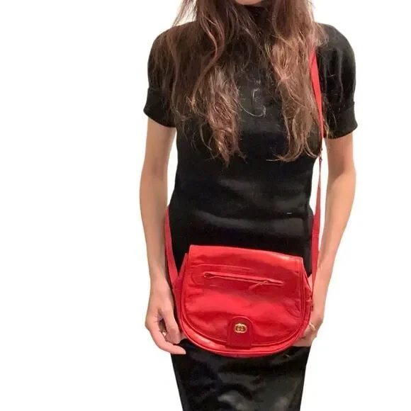 Gucci red leather gold hardware logo crossbody bag - Picture 2 of 14